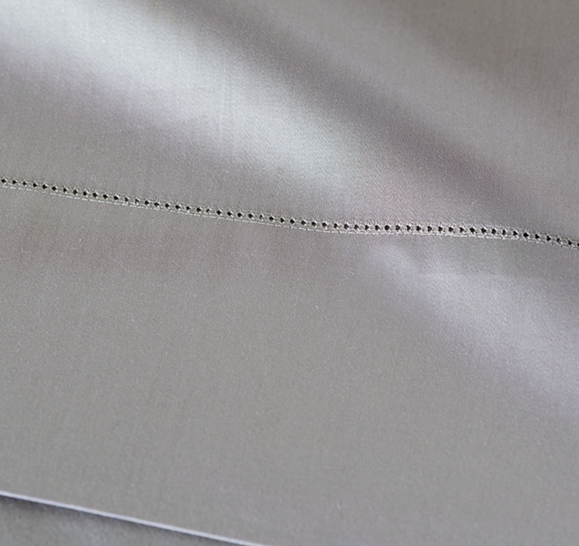 Deluca Sateen Sheet Set - Queen