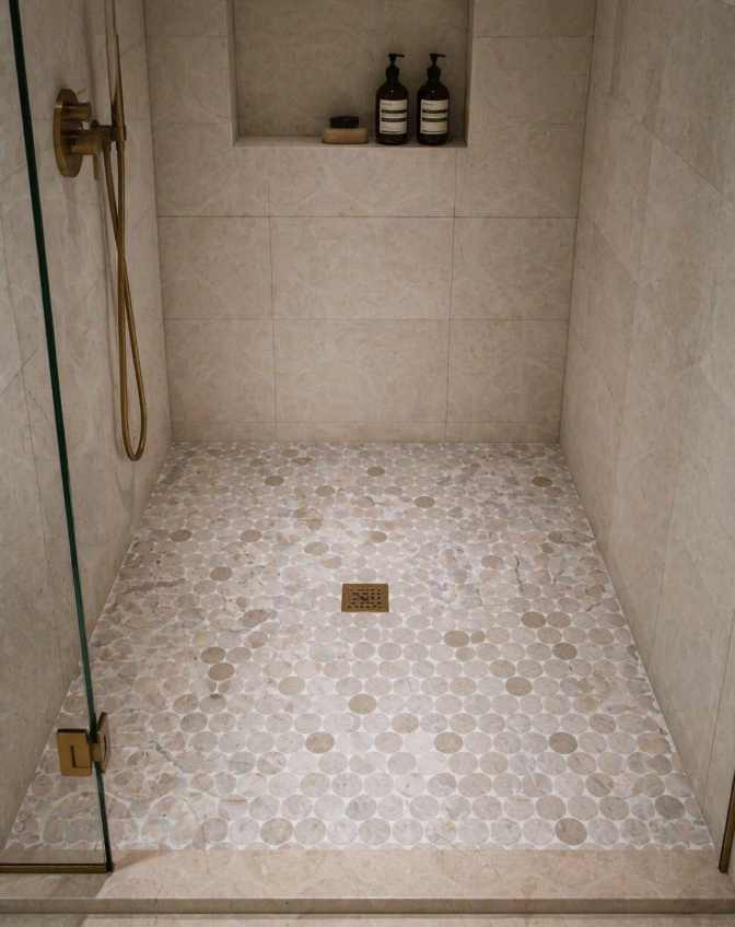 Cream Mist & Vanilla Pearl Penny Round Honed Mosaic